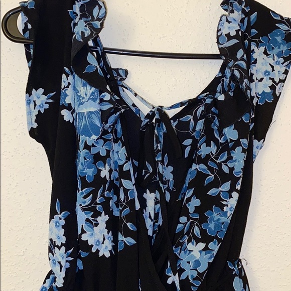 Cute romper - Picture 2 of 3